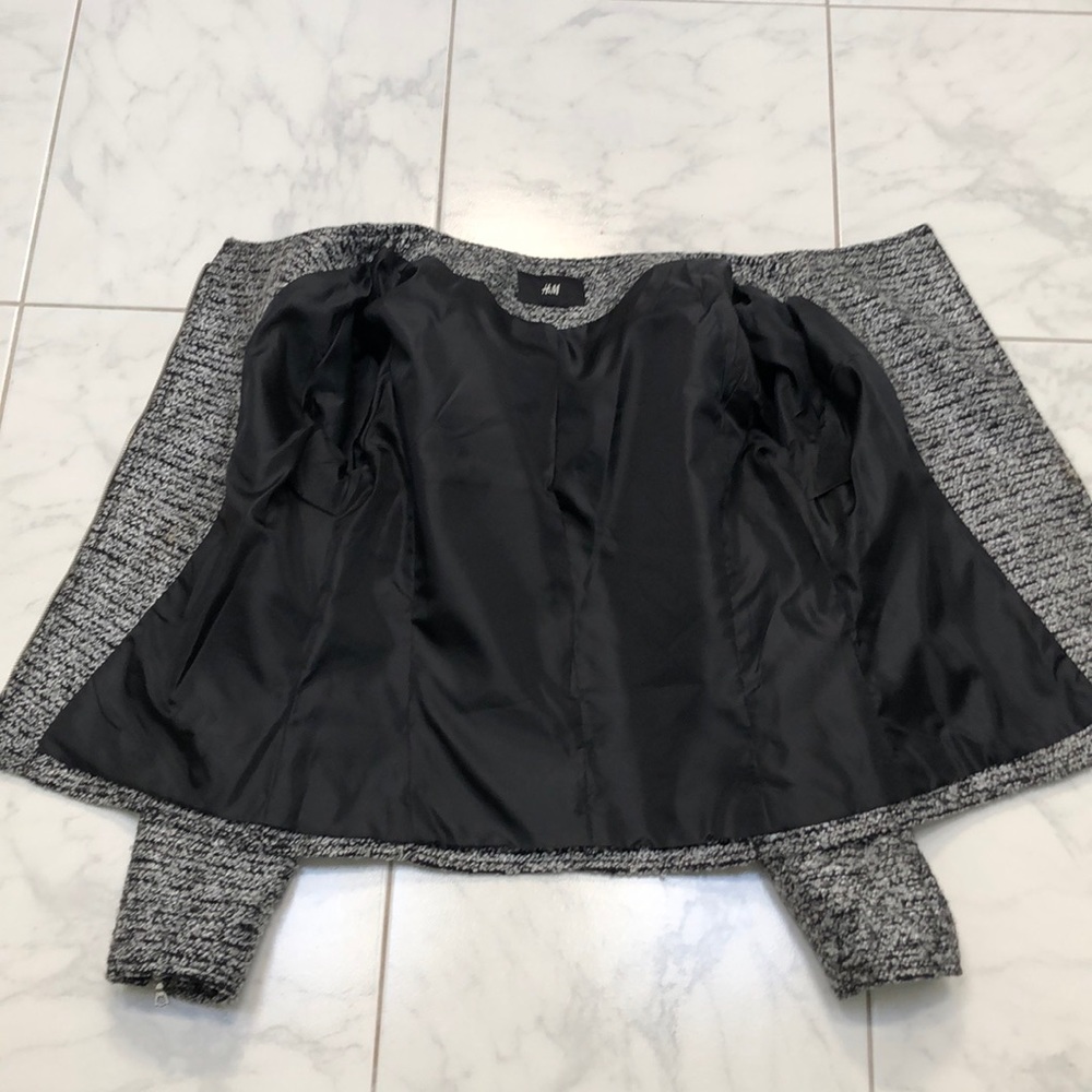 H&M Blazer - Picture 3 of 6